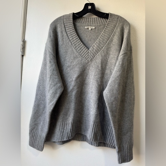 Reformation Gray V-Neck Men's Sweater - Picture 7 of 15
